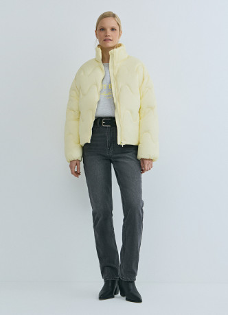 Короткая утеплённая куртка