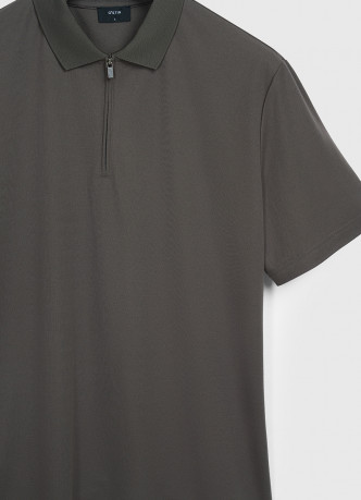 Поло из техноткани с воротником на молнии