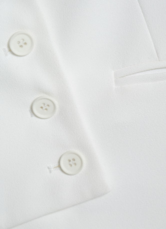 Жилет с ассиметричной застёжкой на пуговицы