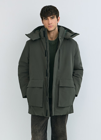 Утеплённая куртка с накладными карманами
