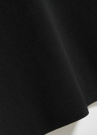 Вязаное платье с воротником-поло