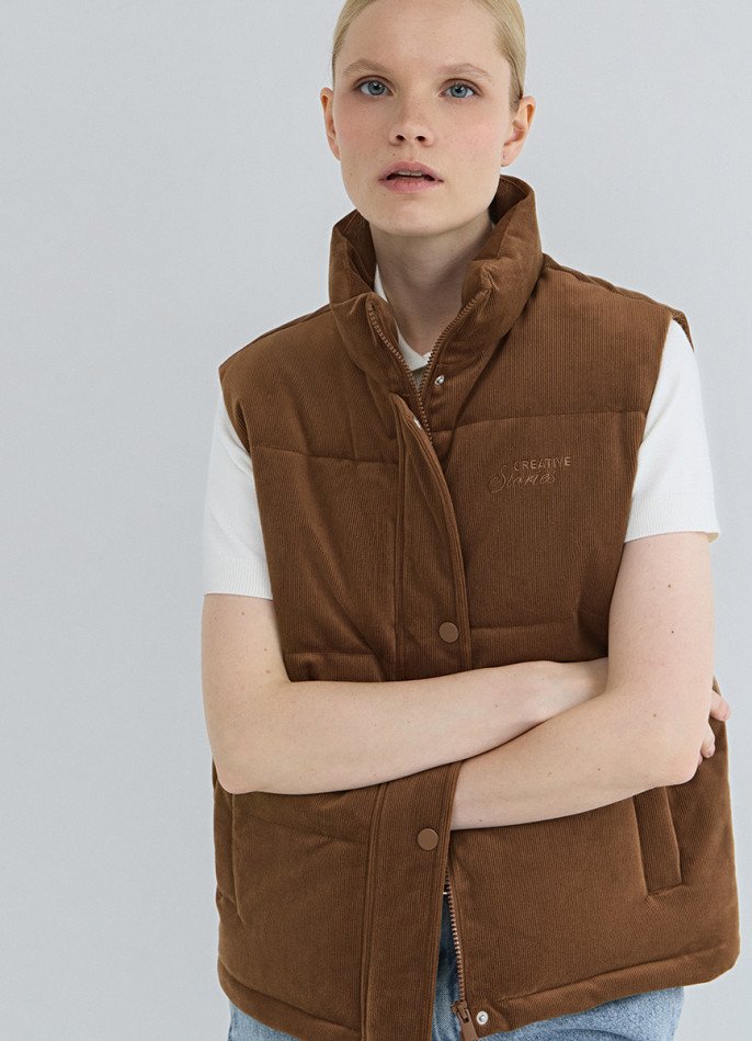 Вельветовый жилет