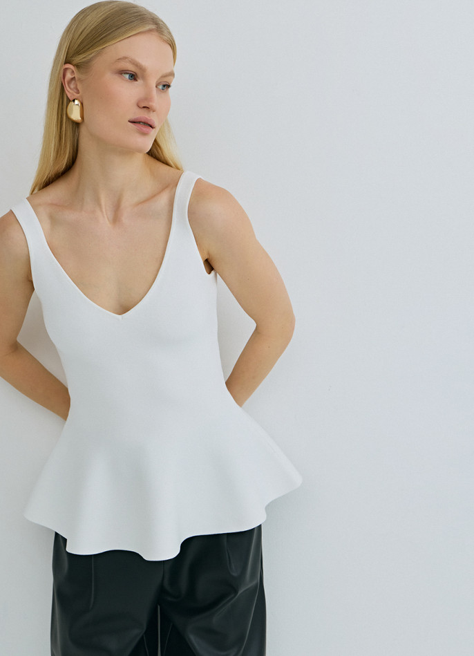 Топ на бретелях с баской