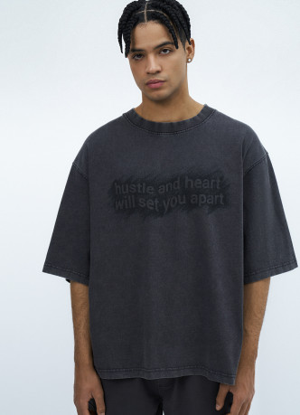 Объёмная футболка с принтом