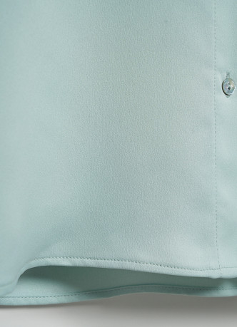 Блузка с декоративным цветком