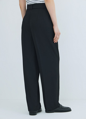 Зауженные брюки с поясом