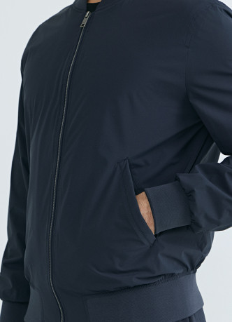 Бомбер на молнии