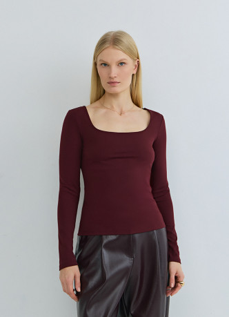 Лонгслив с квадратным вырезом