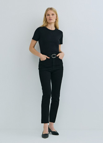 Узкие джинсы с высокой посадкой