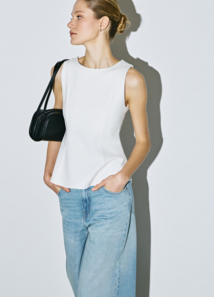 Майка с баской и рельефами Белый 2599₽