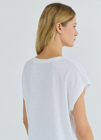 Футболка с V-образным вырезом