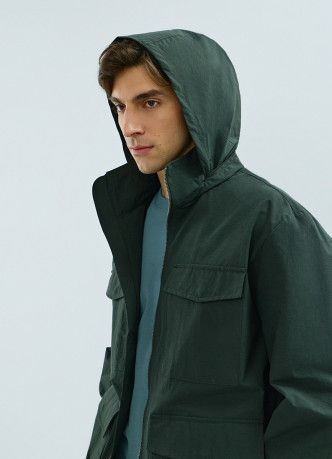 Куртка с накладными карманами