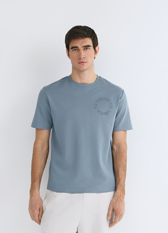 Футболка с объёмным принтом