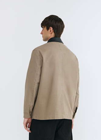 Куртка с контрастным воротником