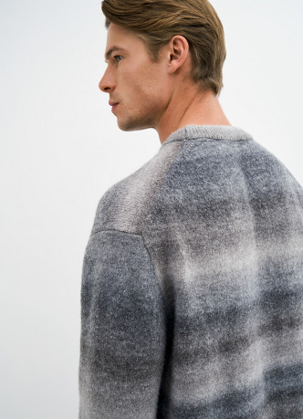 Джемпер с градиентом