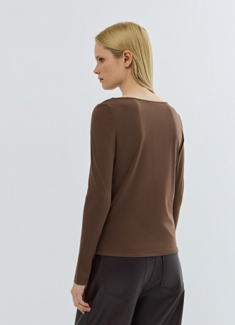 Лонгслив с квадратным вырезом