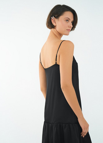 Платье с расклёшенной юбкой и кружевом