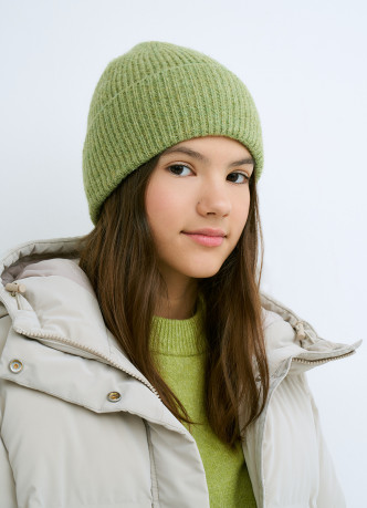 Вязаная шапка для девочек