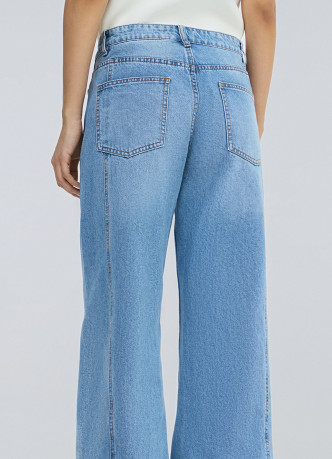 Ультраширокие джинсы средней посадки