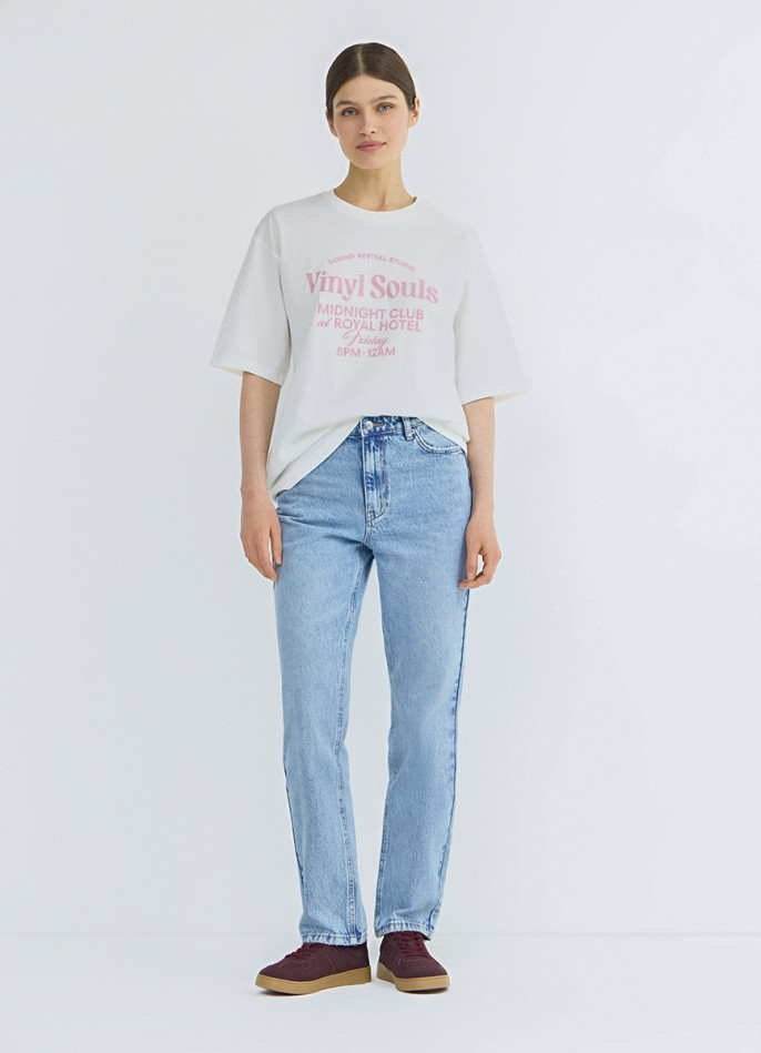 Прямые джинсы со средней посадкой