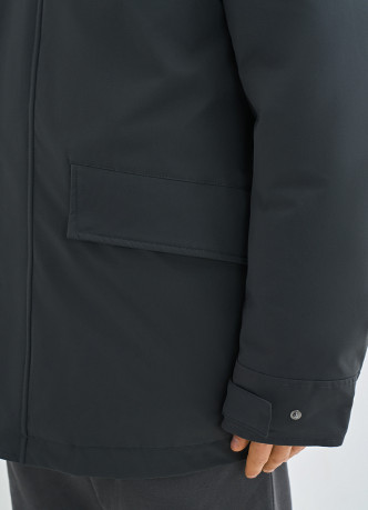 Утеплённая парка с капюшоном