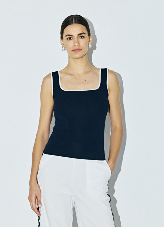 Трикотажный топ с контрастной отделкой