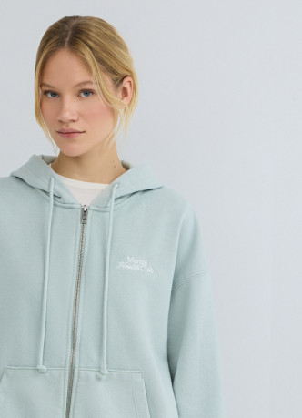 Толстовка на молнии с вышивкой