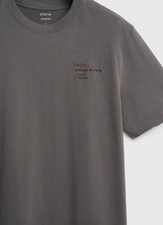 Футболка с текстовой вышивкой