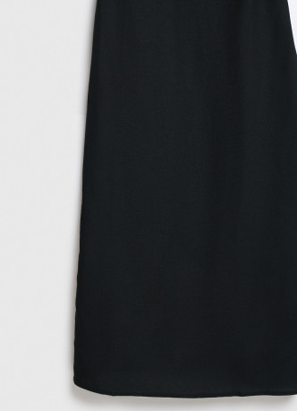 Льняное платье на широких бретелях