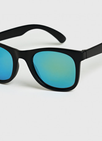 Солнцезащитные очки для мальчиков