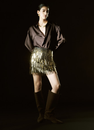 Мини-юбка с длинными пайетками