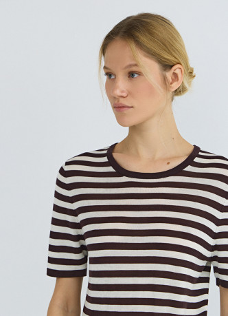 Джемпер в полоску с коротким рукавом