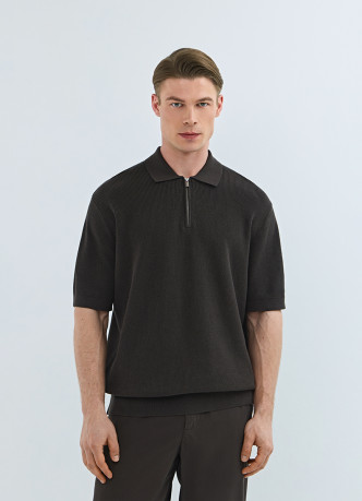 Поло из текстурной ткани с молнией