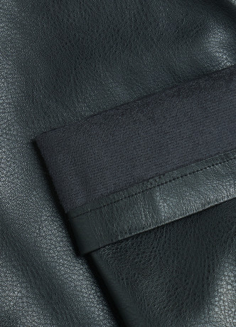 Прямые брюки из искусственной кожи