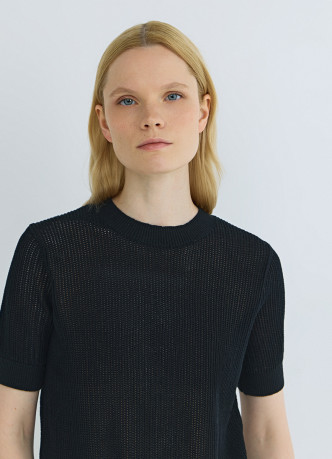 Ажурный джемпер с коротким рукавом