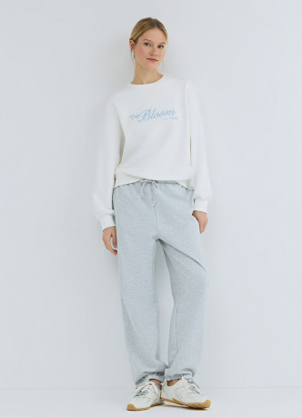 Свитшот с вышивкой