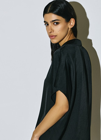 Сатиновая блузка с коротким рукавом