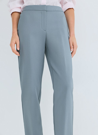 Зауженные прямые брюки