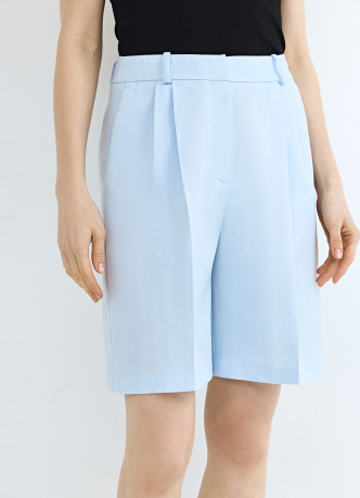 Шорты-бермуды со складками