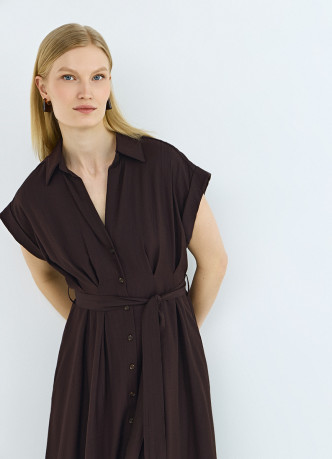 Приталенное платье-рубашка с принтом