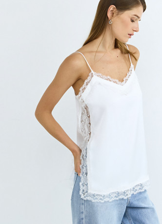 Топ с кружевом на тонких бретелях