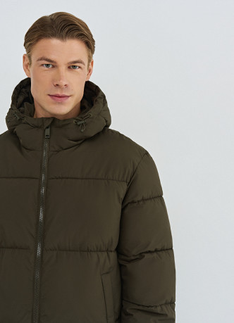 Утеплённая куртка с капюшоном