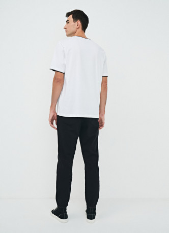 Базовая футболка с контрастной отделкой