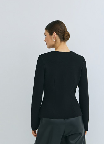 Кардиган на пуговицах с V-вырезом