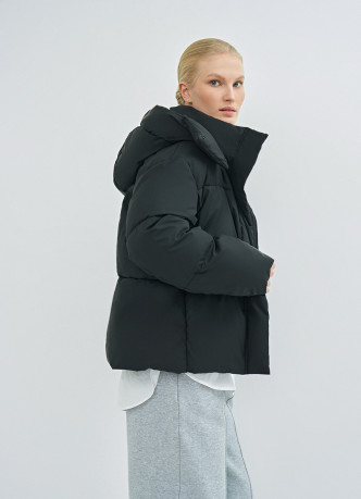 Утеплённая куртка с капюшоном