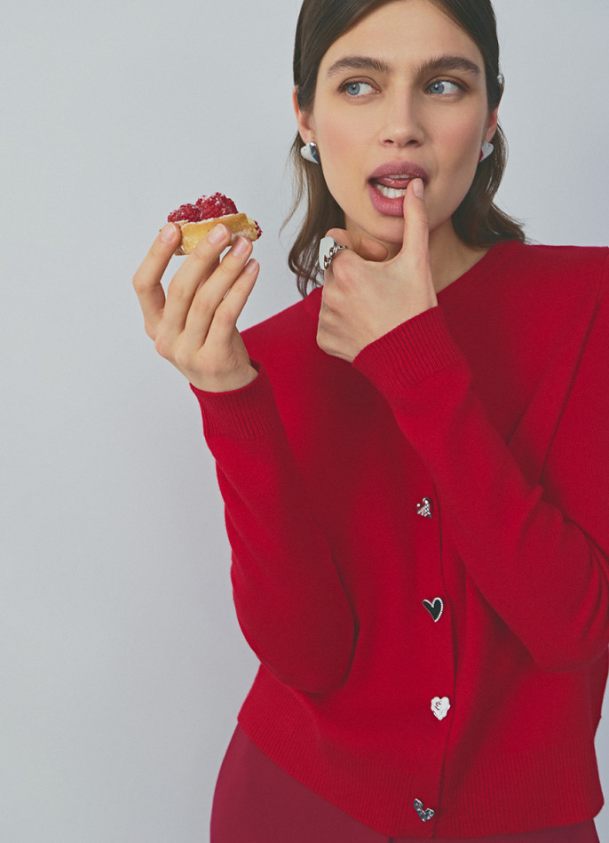 Вязаный кардиган с фигурными пуговицами