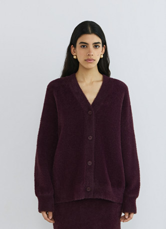 Кардиган из пушистой пряжи на пуговицах