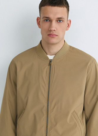 Бомбер на молнии