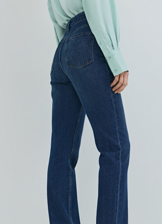 Прямые джинсы с высокой посадкой