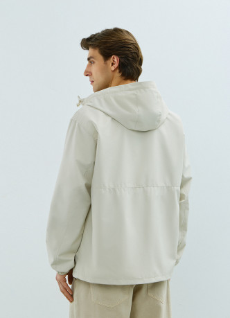 Ветровка с капюшоном